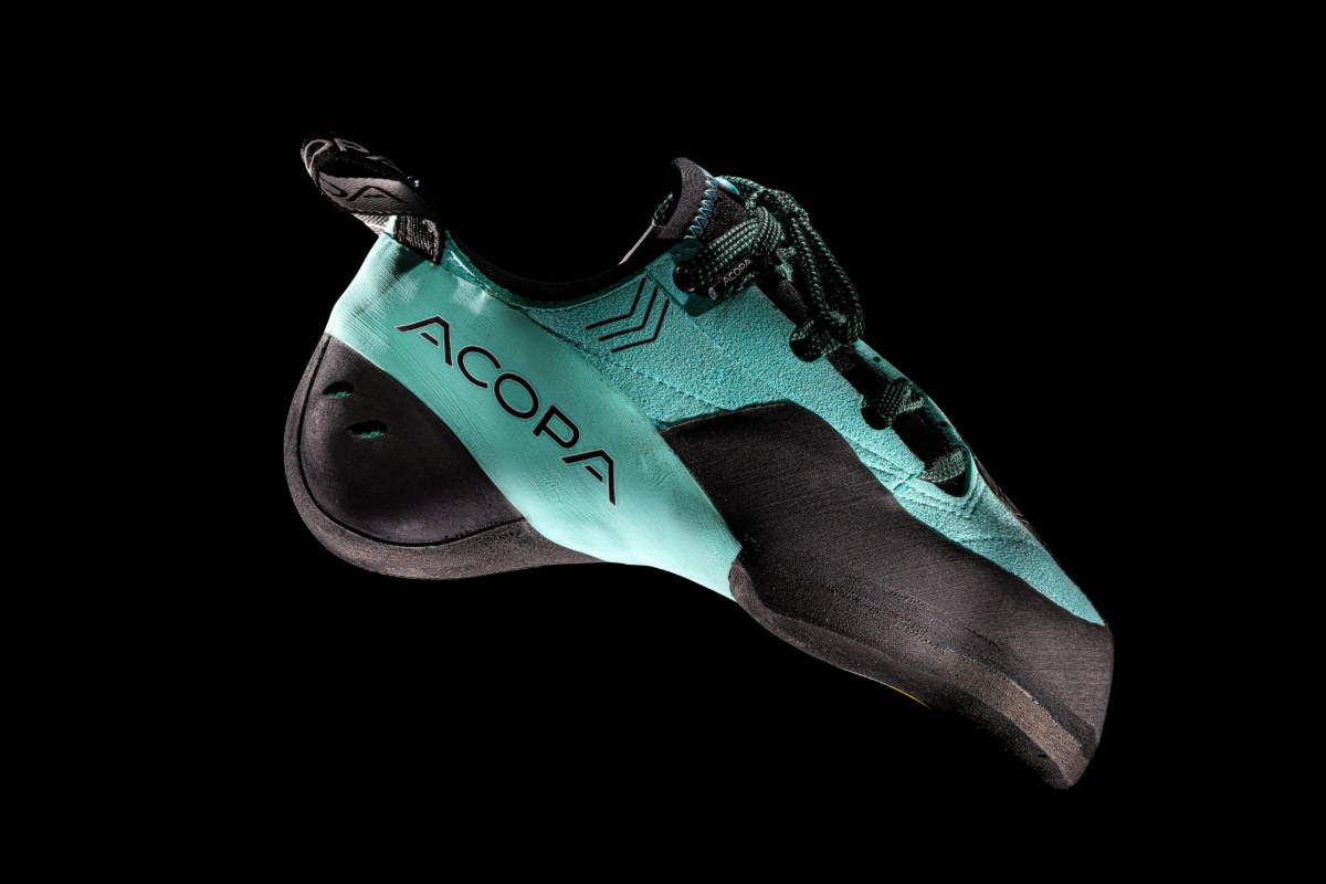 Acopa Nova Lace climbing shoe with lace closure, side view