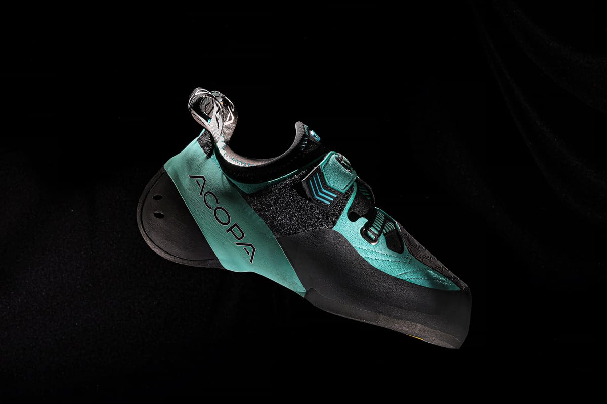 Acopa Nova climbing shoe with velcro closure, side view